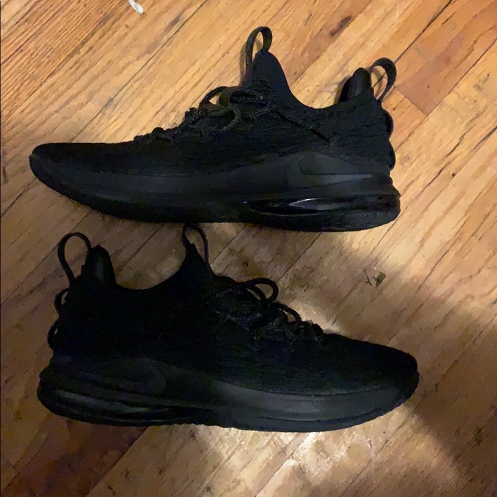 Lebron low basketball shoes